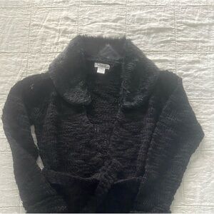 LADIES MEDIUM BLACK KNIT SWEATER WITH FAUX COLLAR